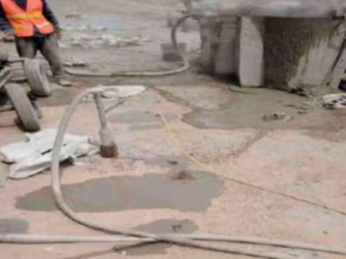 香坊水泥混凝土路面板底注浆技术 路面脱空注浆整治方案